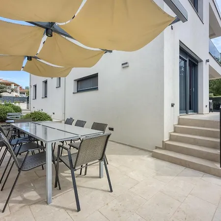Elisadora Ii Apartment *